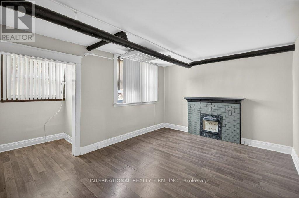 2 - 109 Balsam Avenue S, Hamilton (stipley)
