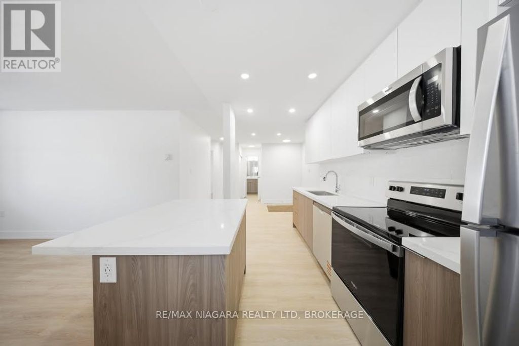 25 Downes Avenue, Prince Edward County (picton Ward)
