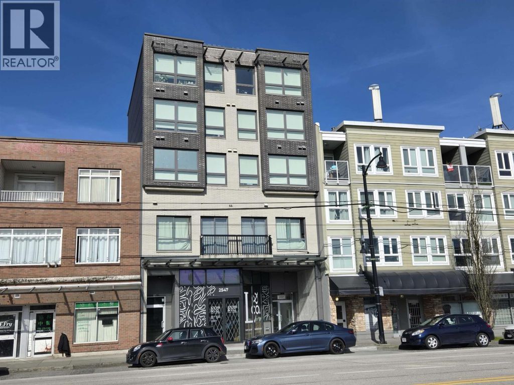 2551 Kingsway, Vancouver