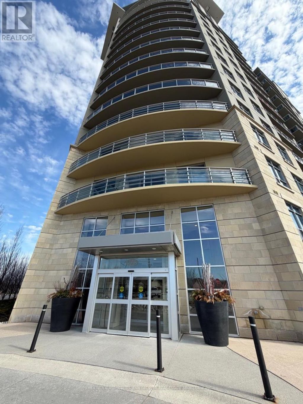 908 - 905 Southdale Road W, London South (south V)