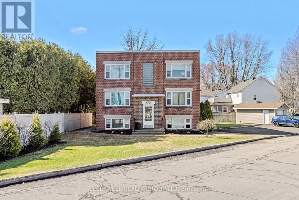 54 Centennial Boulevard, Ottawa