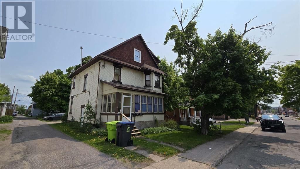 178 Spring St, Sault Ste. Marie