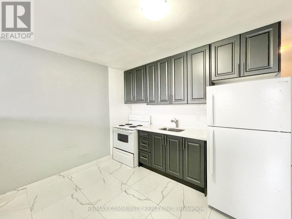 2 - 2624 Eglinton Avenue E, Toronto (eglinton East)