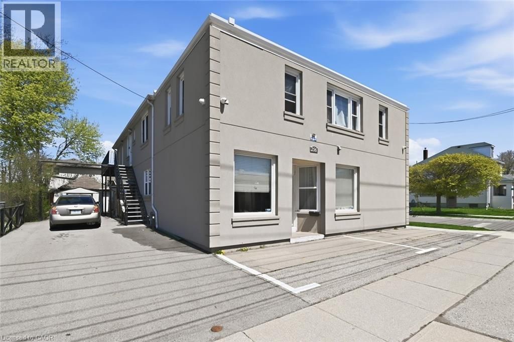 256 Lincoln Street, Welland