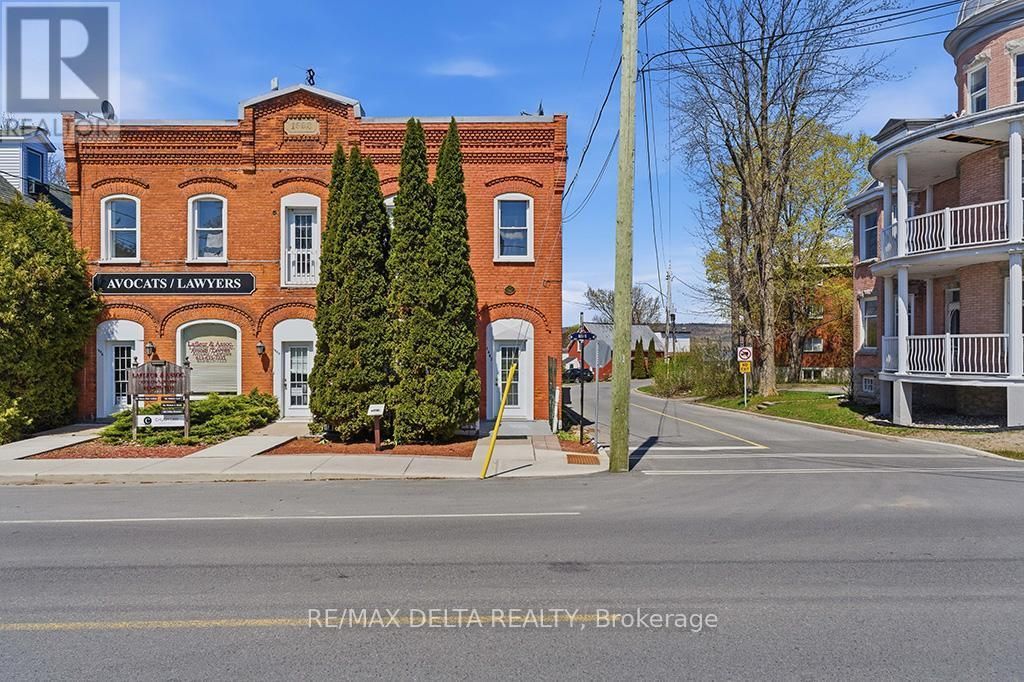 1040-1042 King Street, Champlain