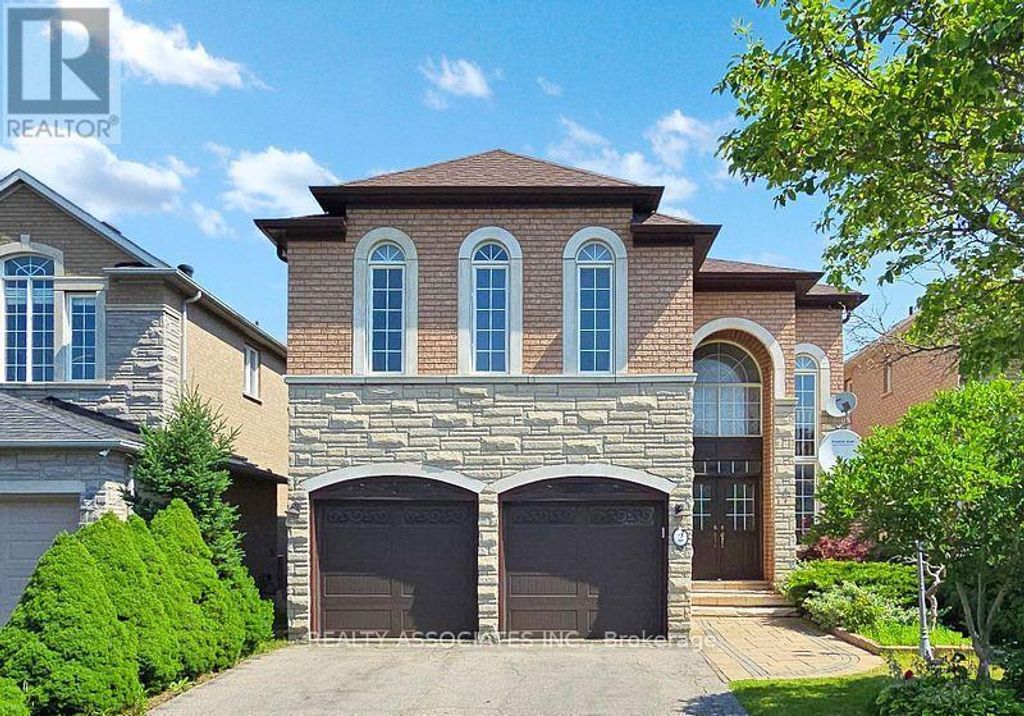 2 Lord Nelson Court, Richmond Hill (rouge Woods)