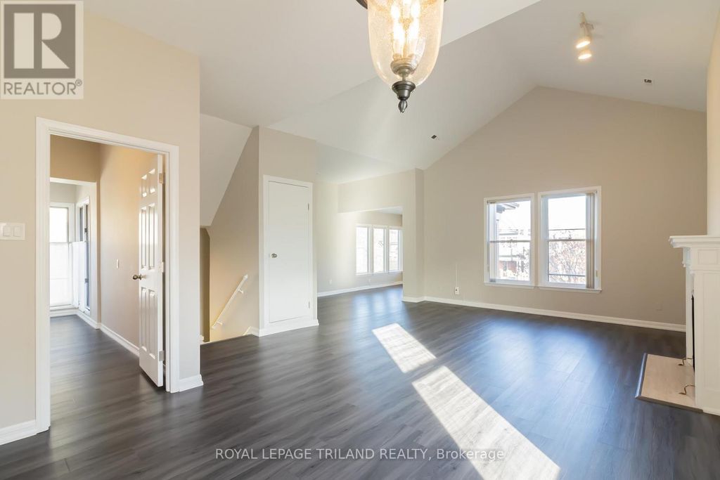 Upper - 613 Wellington Street, London East (east F)