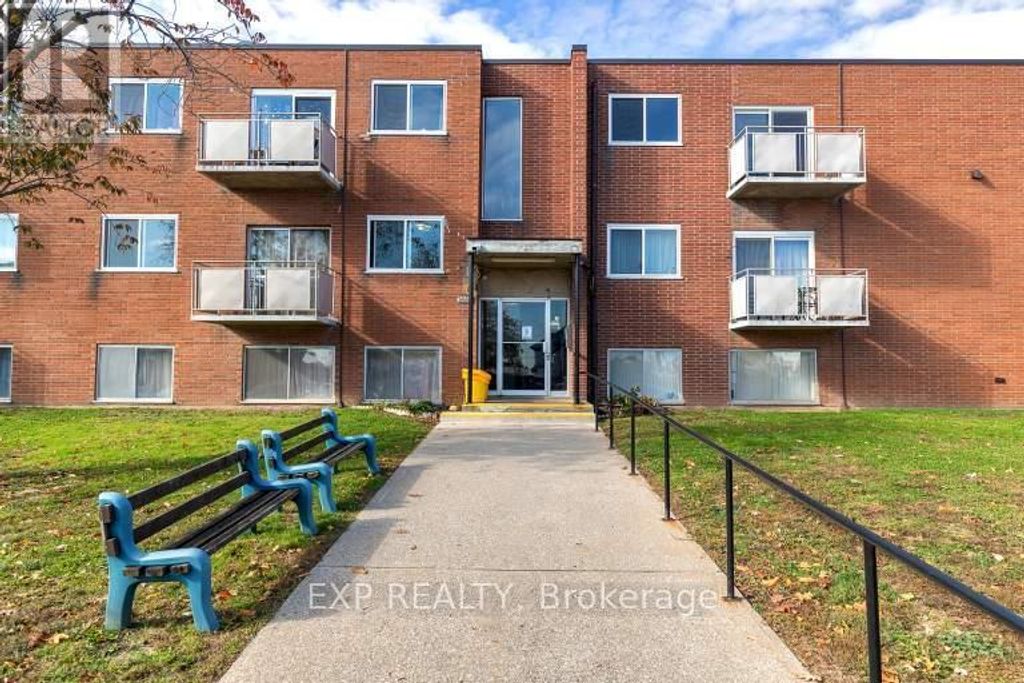 3 - 3815 Portage Road, Niagara Falls (stamford)
