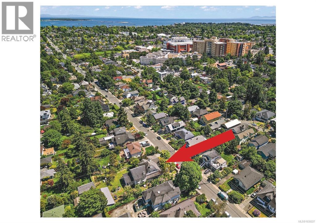 1736 Haultain St, Victoria