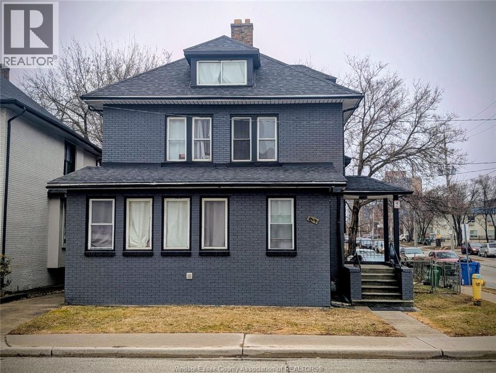 61 Giles Boulevard East, Windsor