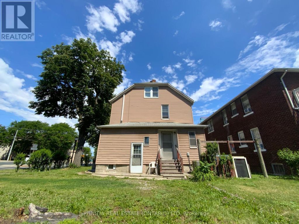 2995 University Avenue W, Windsor