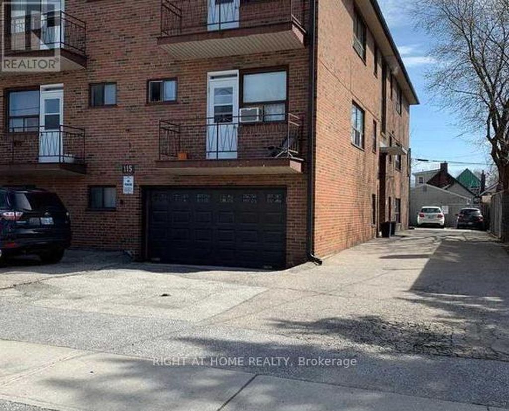 4 - 115 Eighth Street, Toronto (new Toronto)