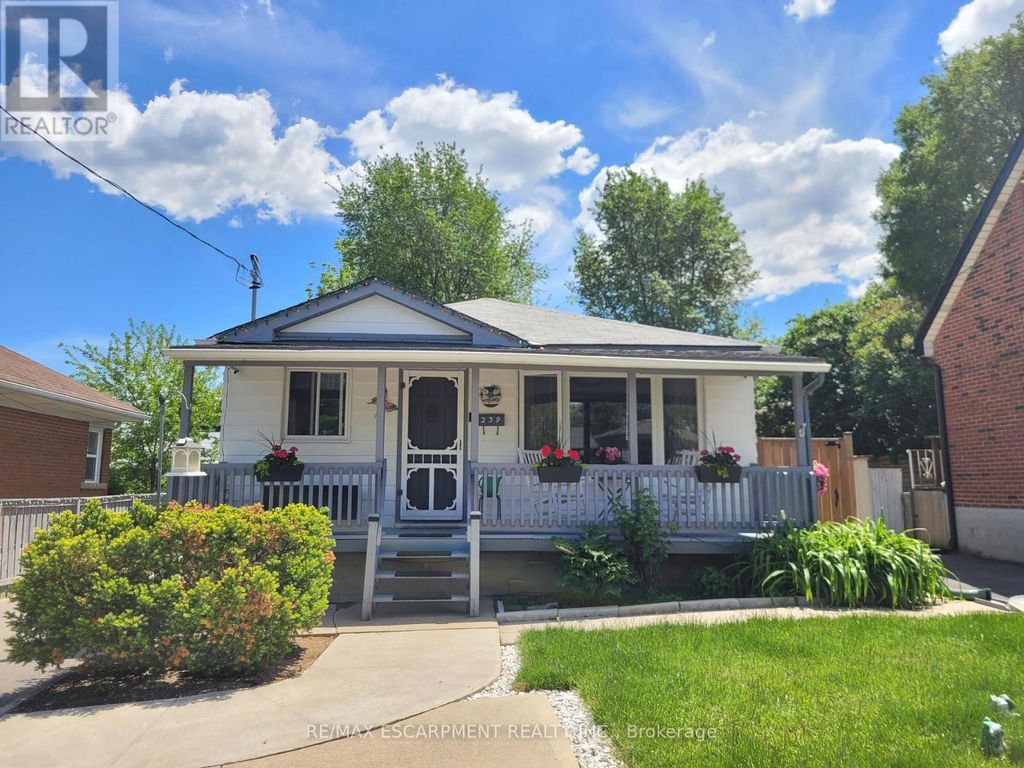 239 West 18th Street, Hamilton (buchanan)