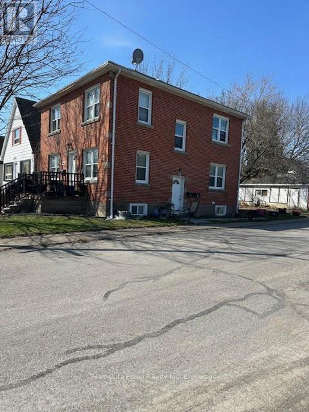 4077 Hickson Avenue, Niagara Falls (downtown)
