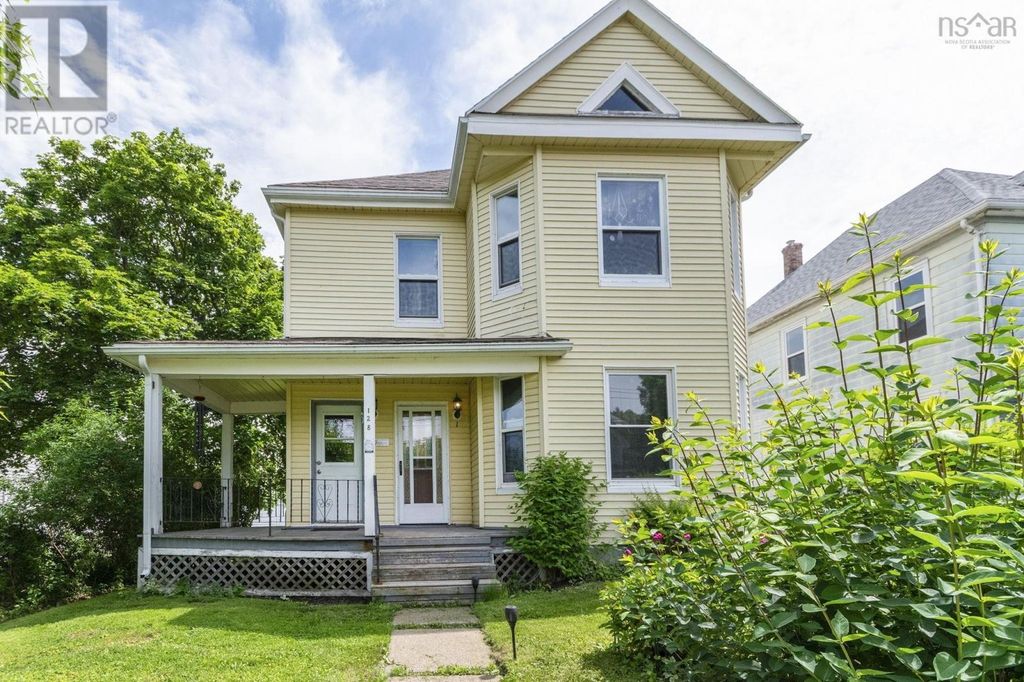 128 River Street, Stellarton