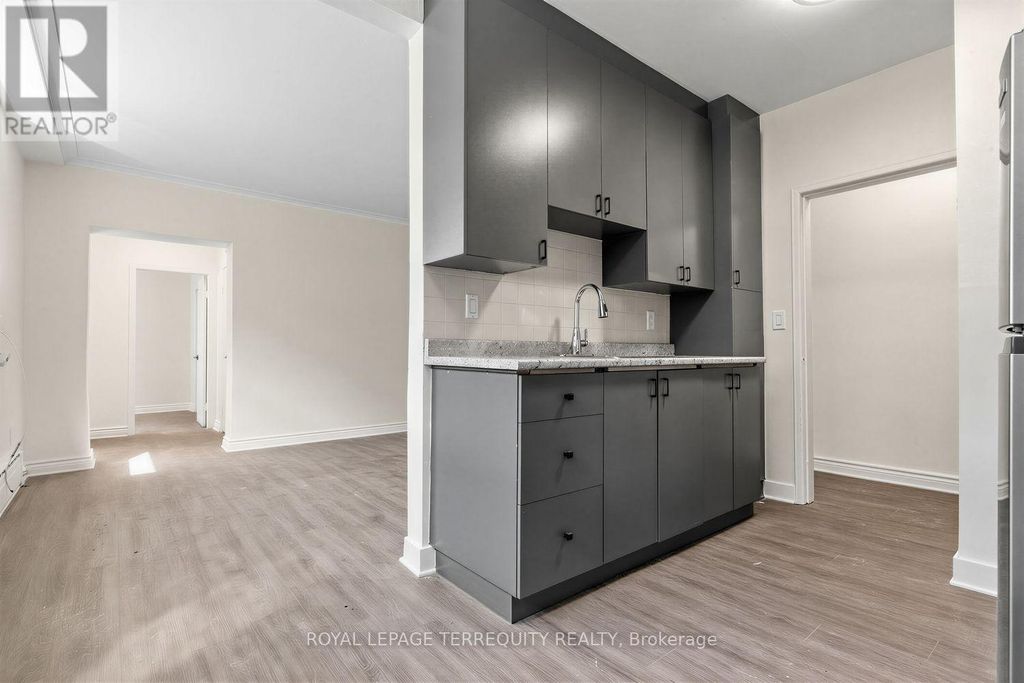 1 - 2550 Keele Street, Toronto (maple Leaf)