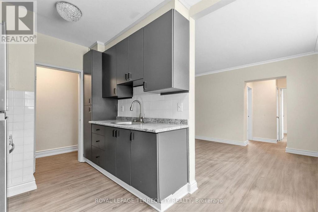 3 - 2550 Keele Street, Toronto (maple Leaf)