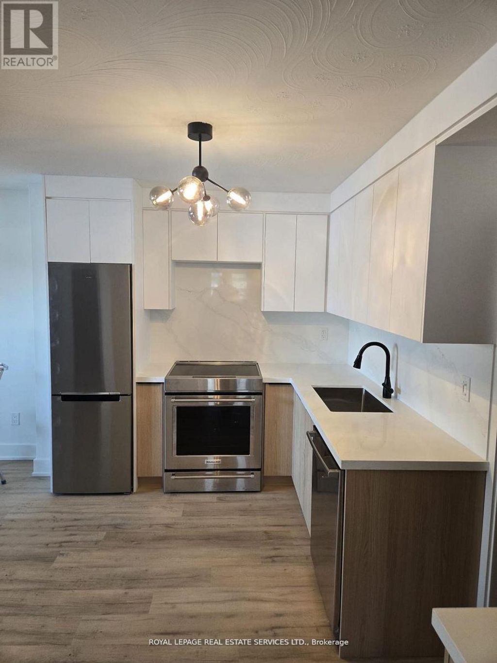 1 - 52 Peter Street, Mississauga (port Credit)