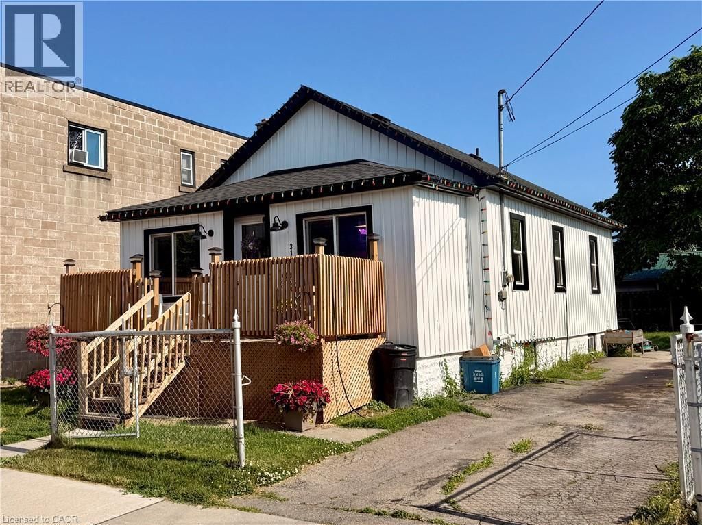 314 Broadway Avenue A, Welland