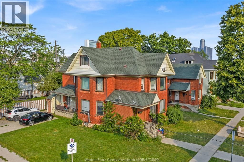 669-677 Marentette, Windsor