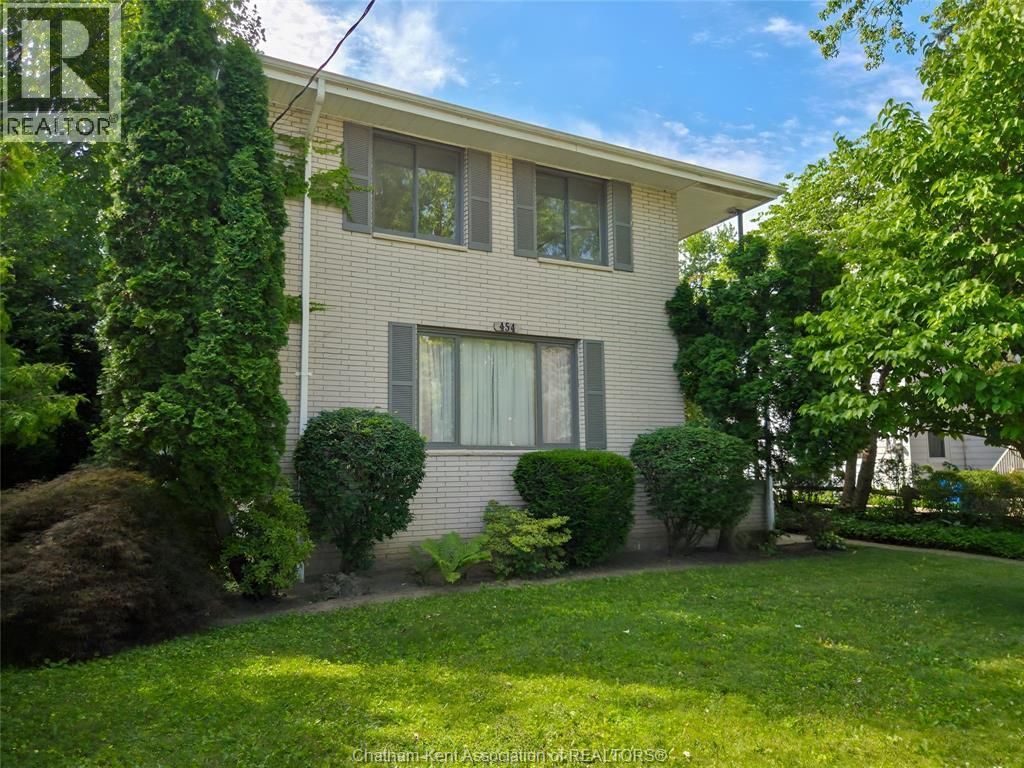 454 King Street West, Chatham