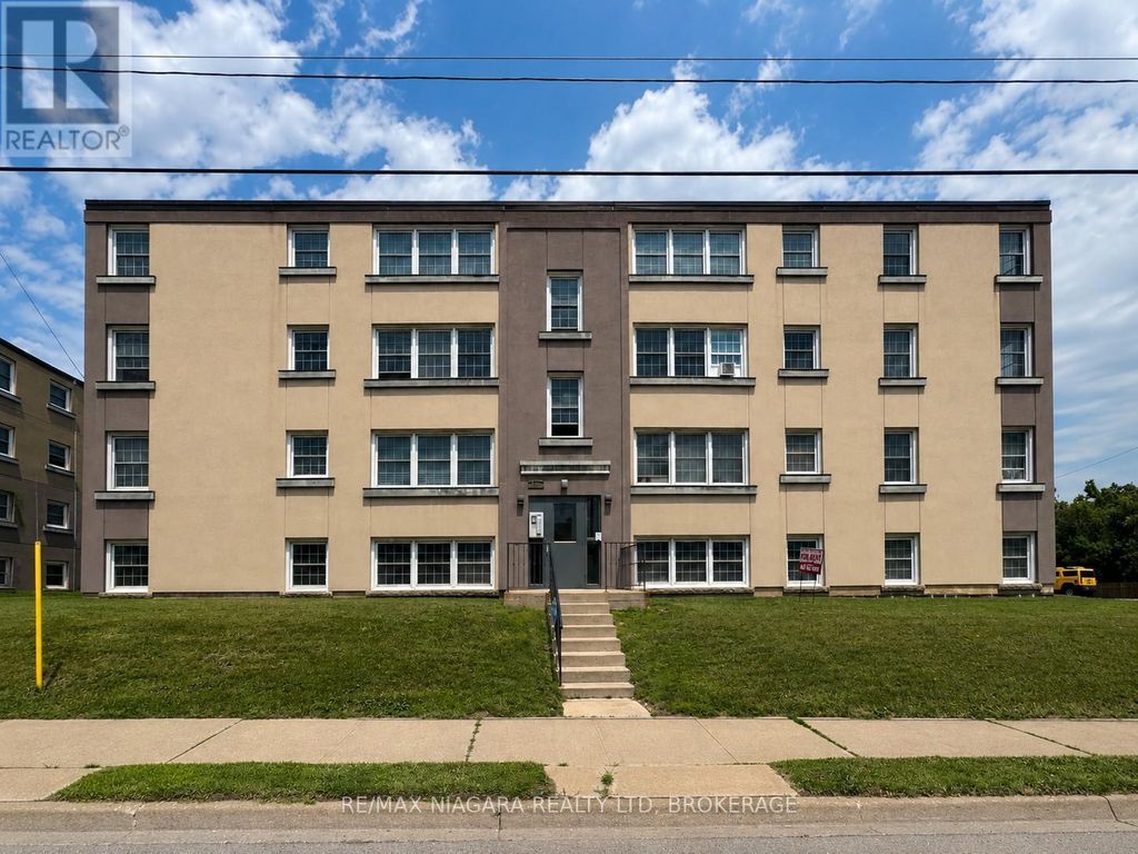 3 - 143 Westchester Crescent, St. Catharines (e. Chester)