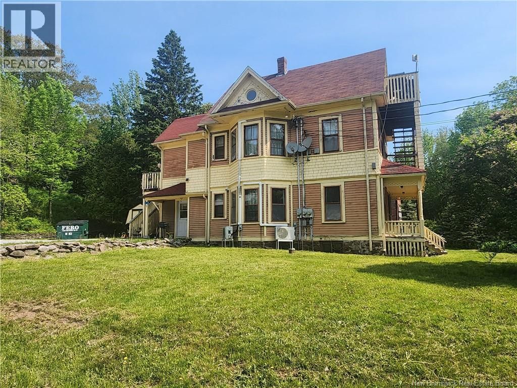 32 Langstroth Terrace, Hampton