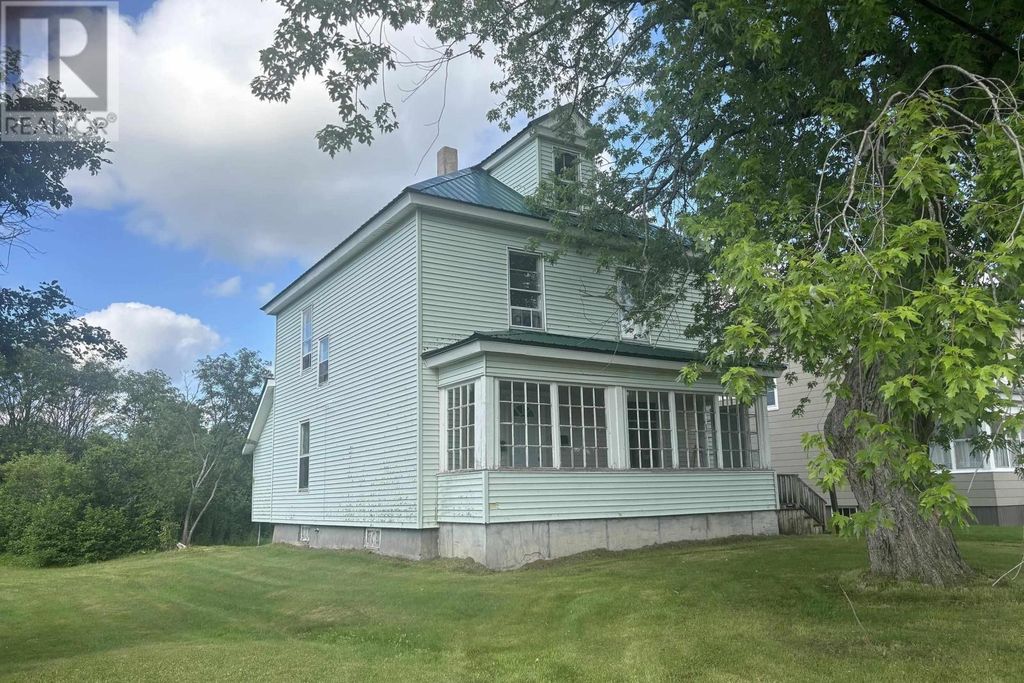37 Russell Street, Amherst