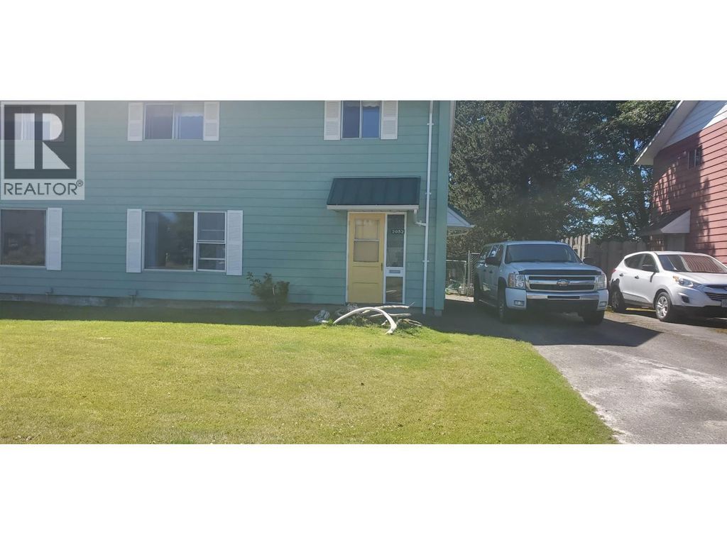 2050-2052 Maple Crescent, Masset