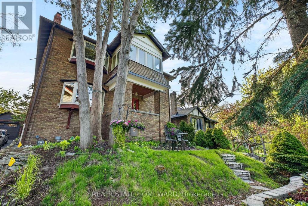 128 Glen Manor Drive, Toronto (the Beaches)