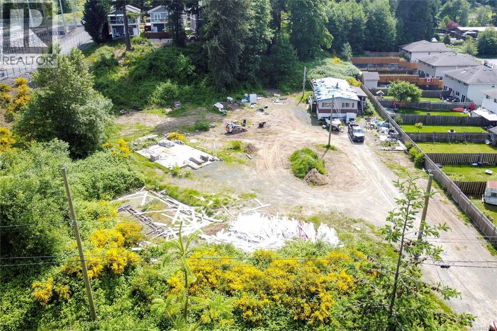 681 Homewood Rd, Campbell River