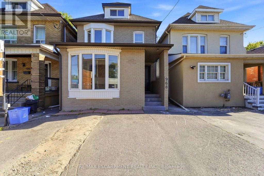 968 Main Street E, Hamilton (blakeley)