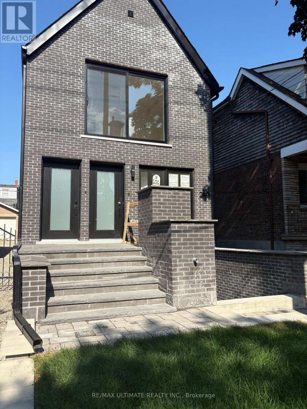 Lower - 249 Silverthorn Avenue, Toronto (weston-Pellam Park)