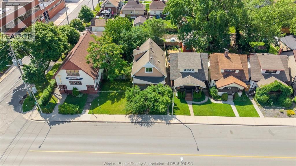 2075 Ottawa Street, Windsor