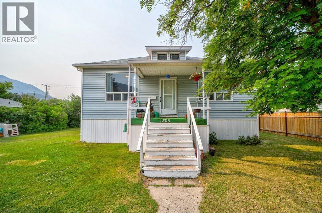12316 21 Avenue, Blairmore