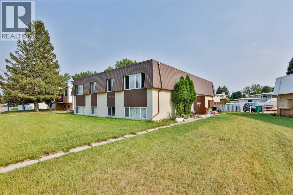 1717 St Edward Boulevard N, Lethbridge