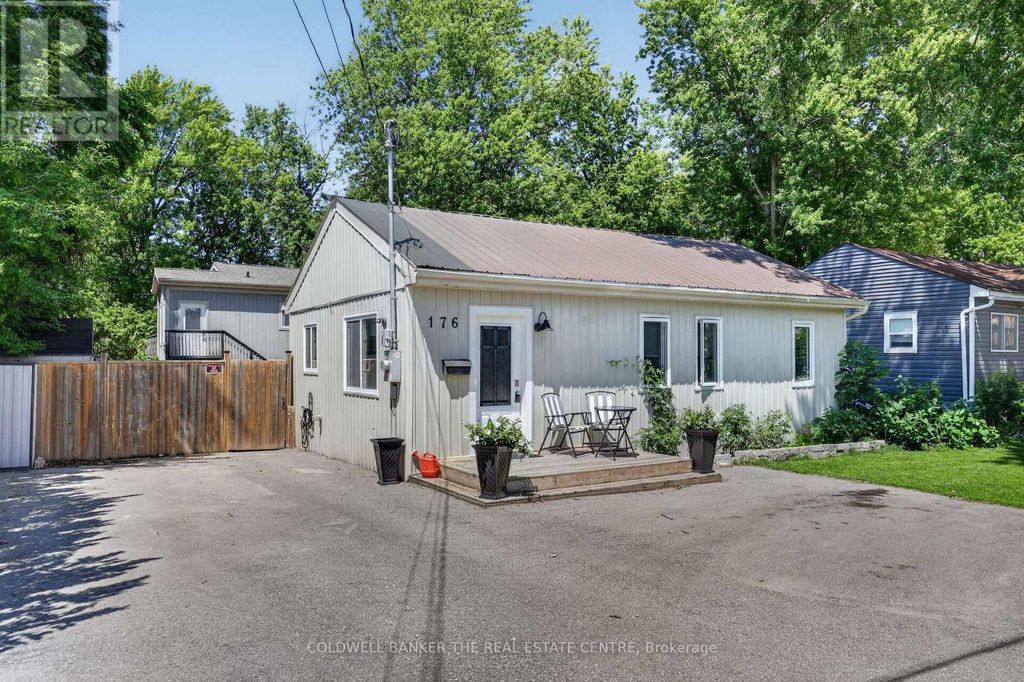 176 Pleasant Boulevard, Georgina (keswick South)