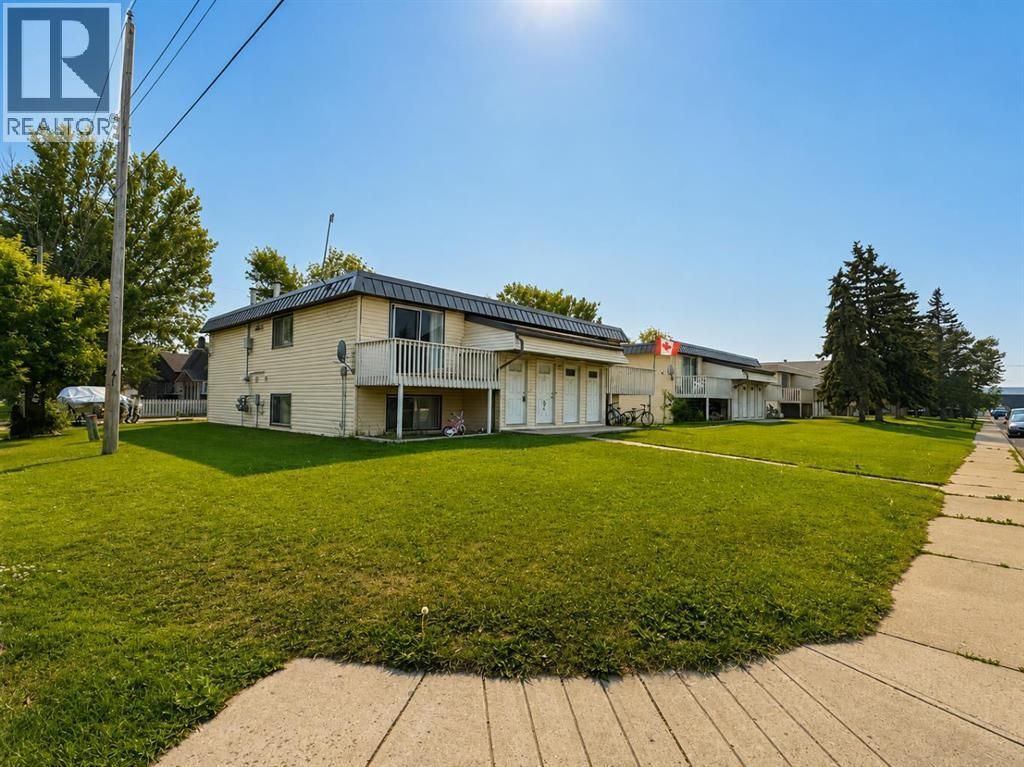 4801, 4805 52 Street, Olds