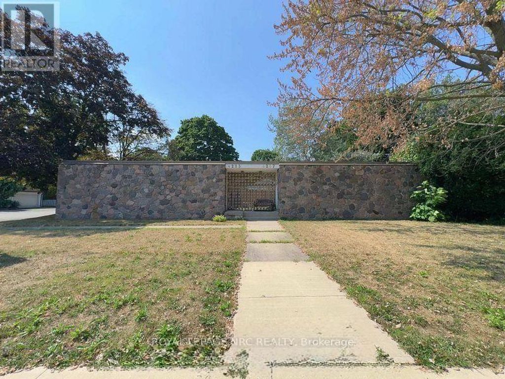 4213/4207 4213/4207 Drummond Road, Niagara Falls (morrison)