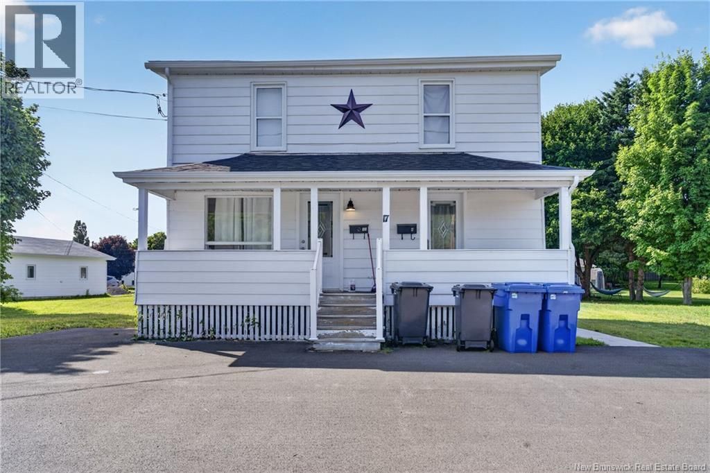 17 Dover Street, Campbellton