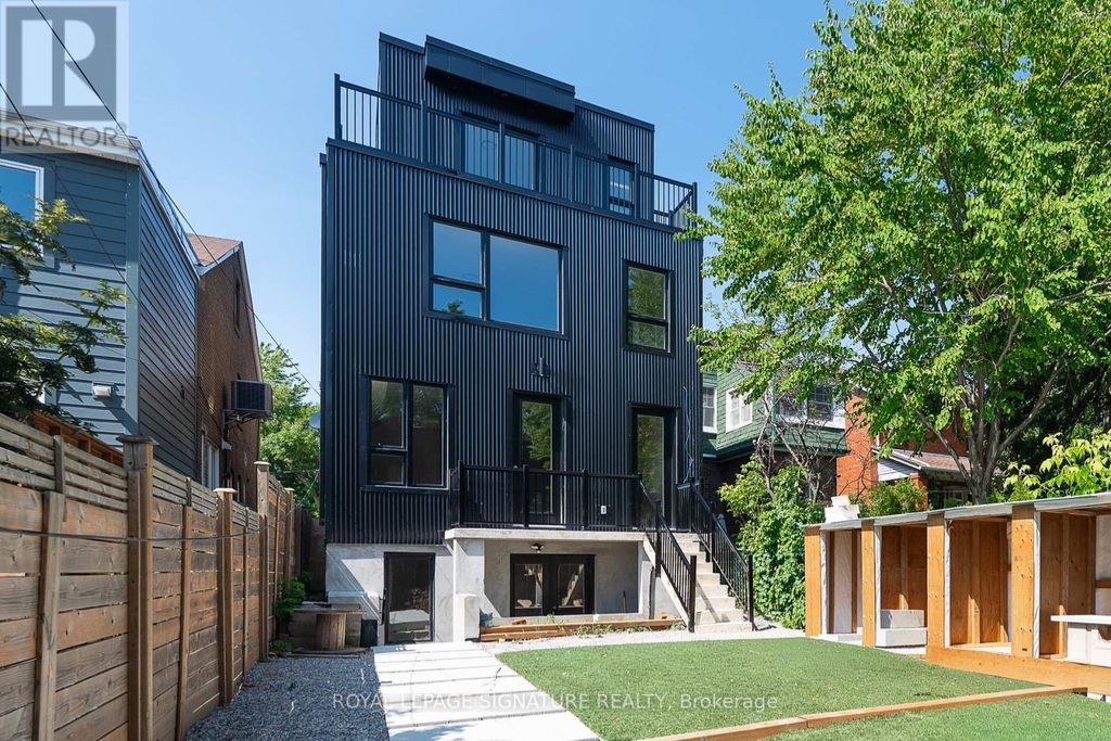2 - 7 Earnscliffe Road, Toronto (oakwood Village)