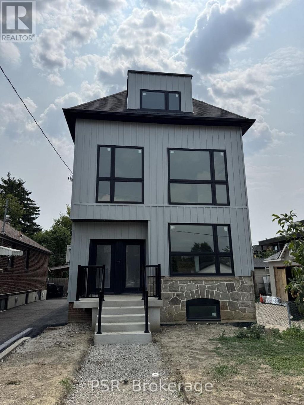 Upper - 99 Ypres Road, Toronto (keelesdale-Eglinton West)