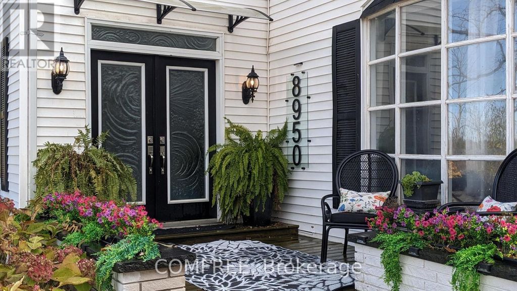8950 Brown Road, Niagara Falls (brown)