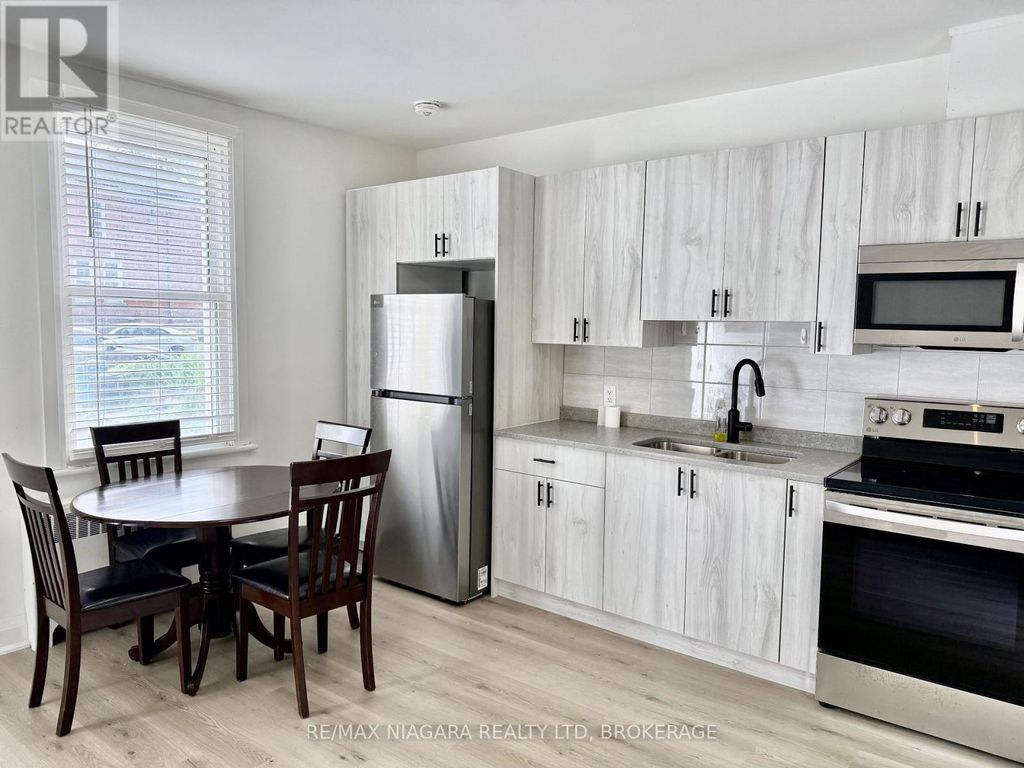 Unit 2 - 4711 River Road, Niagara Falls (downtown)