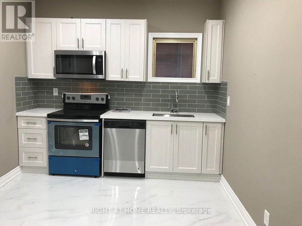 Main Floor Unit - 83 Hallam Street, Toronto (dovercourt-Wallace Emerson-Junction)