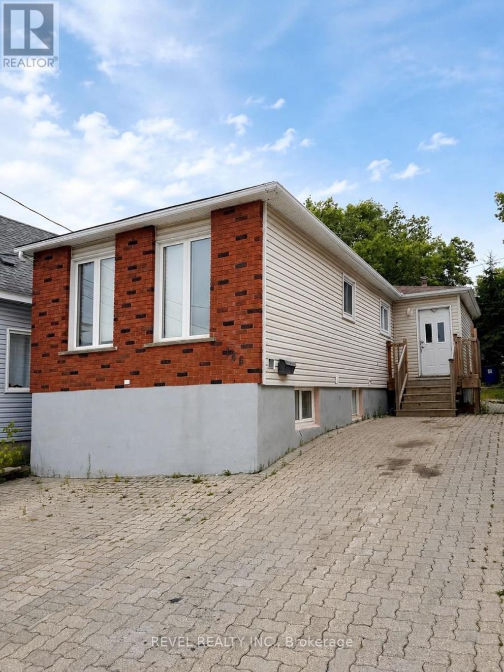 146 Pine Street N, Timmins (tne - Hill District)
