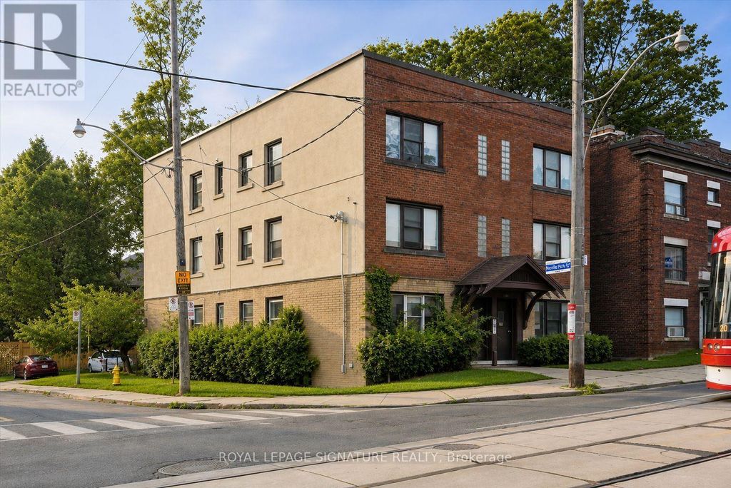 2479 Queen Street E, Toronto (the Beaches)