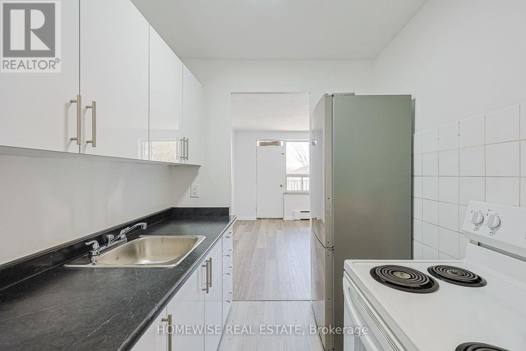 202 - 2204 Dufferin Street, Toronto (caledonia-Fairbank)