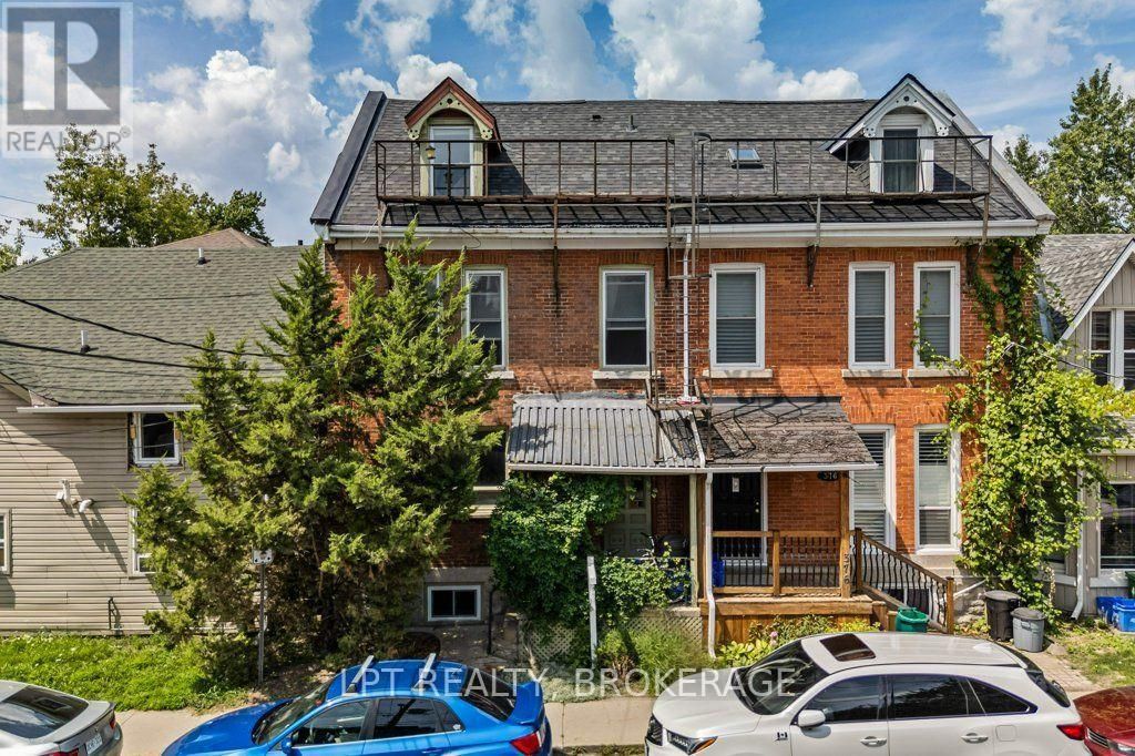 374 Barrie Street, Kingston (east Of Sir John A. Blvd)