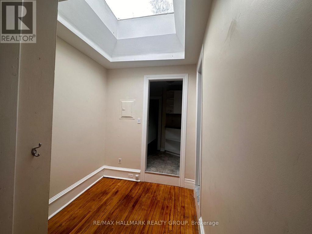 2 - 94 Fairmont Avenue, Ottawa